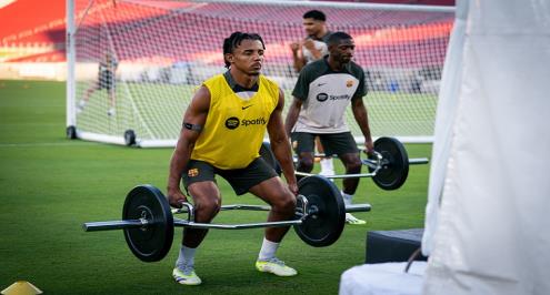 لإصابة لاعبيه بالتهاب في المعدة.. برشلونة يعلن إلغاء وديته ضد يوفنتوس